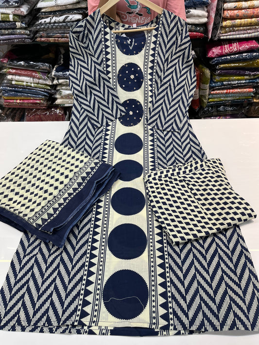 BATIK printed premium kurta set, cambric cotton fabric with highlighting on neckline (along with cotton dupatta)